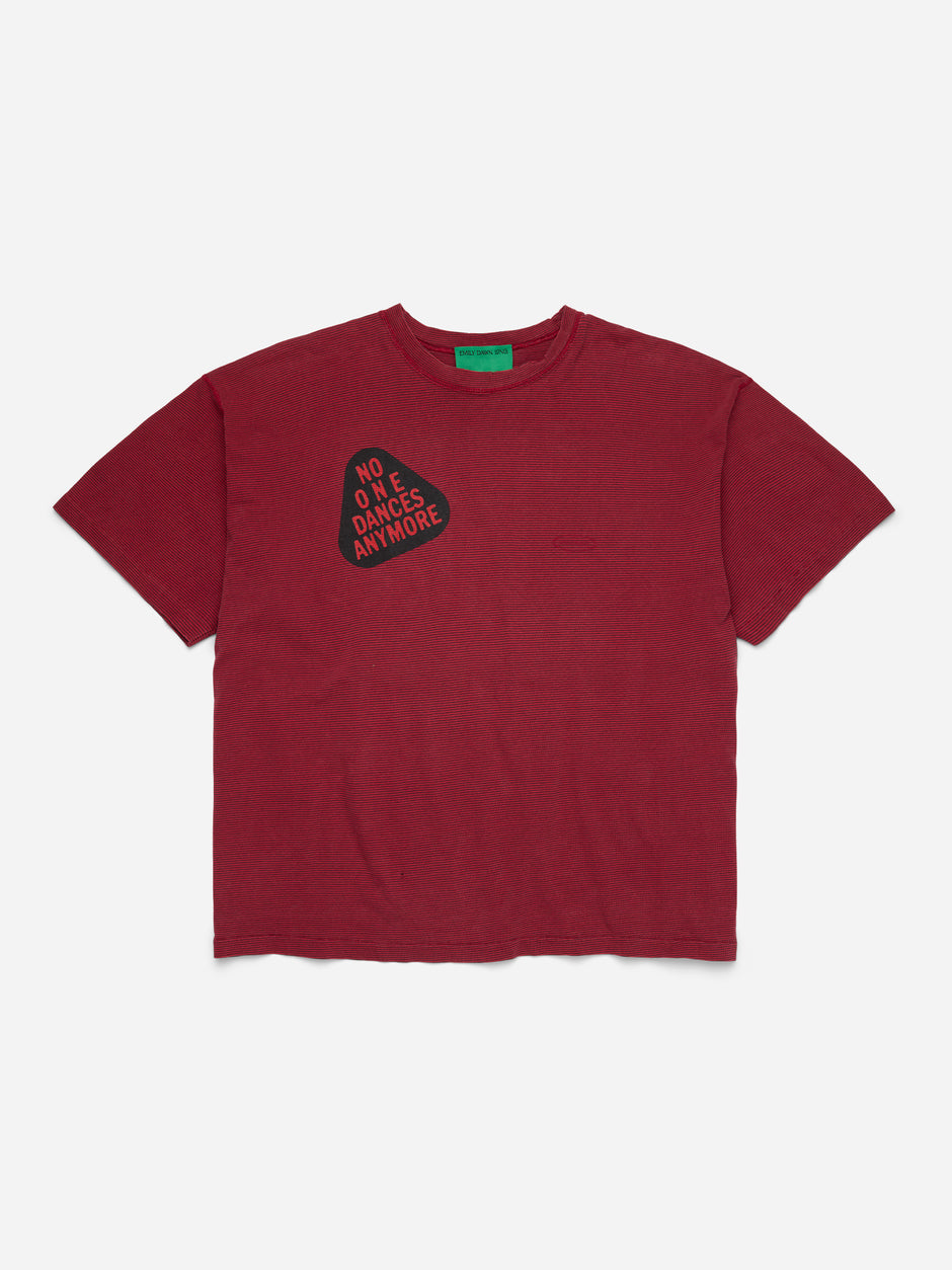 NO ONE DANCES ANYMORE - Maroon Cropped Tee_ (i)