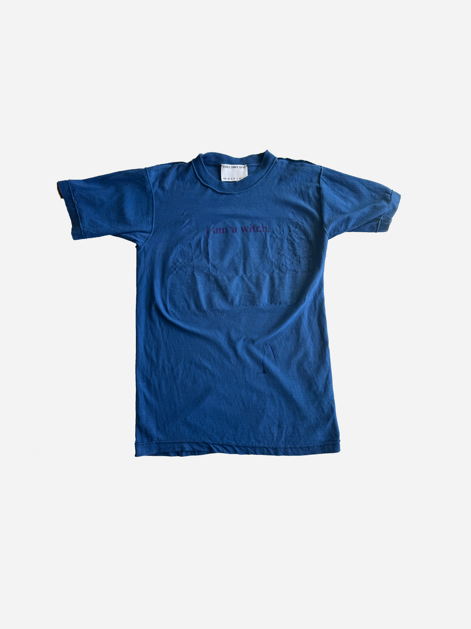 i am a witch. bright blue lincoln city tee - medium